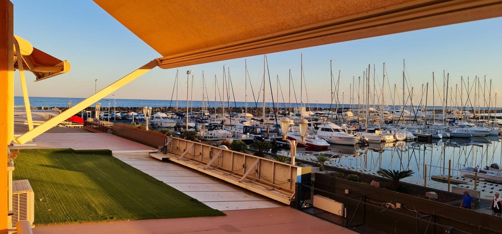 Résidence de standing la Pêcherie Spacieux T3 comme un cocon familial vue mer et sur l'avant port Sur le bout du bout de Cap d'Agde seule cap en Occitanie Exterior foto